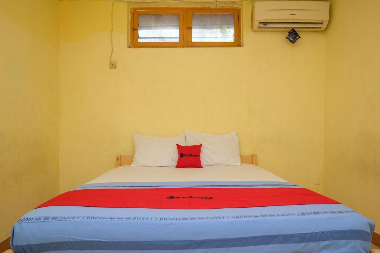 Reddoorz Near Pelabuhan Nusantara Parepare ภายนอก รูปภาพ