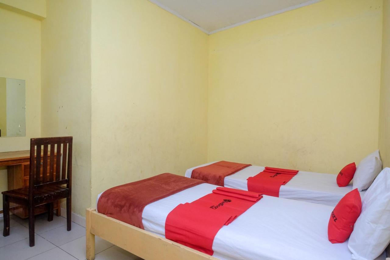 Reddoorz Near Pelabuhan Nusantara Parepare ภายนอก รูปภาพ