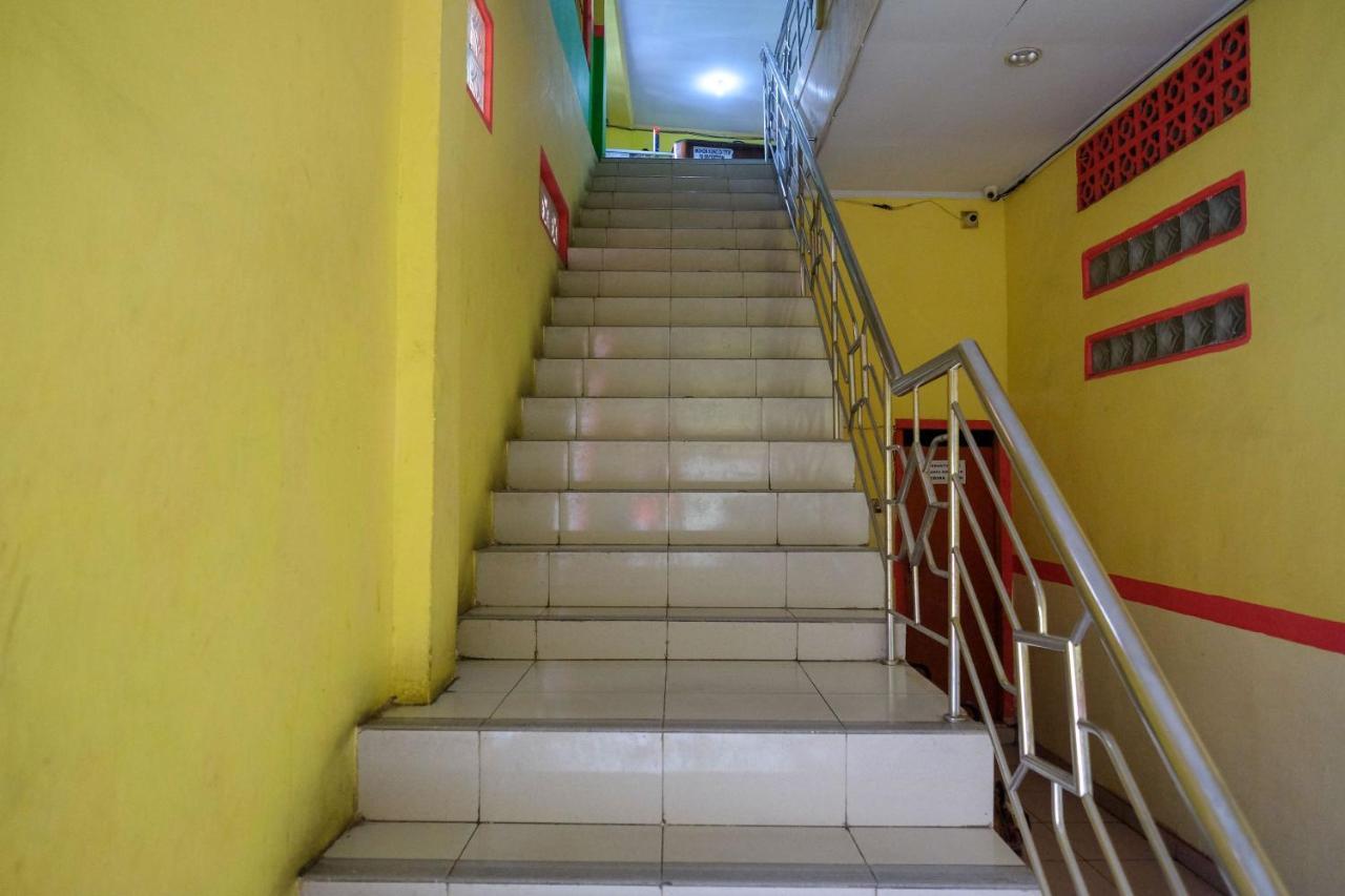 Reddoorz Near Pelabuhan Nusantara Parepare ภายนอก รูปภาพ