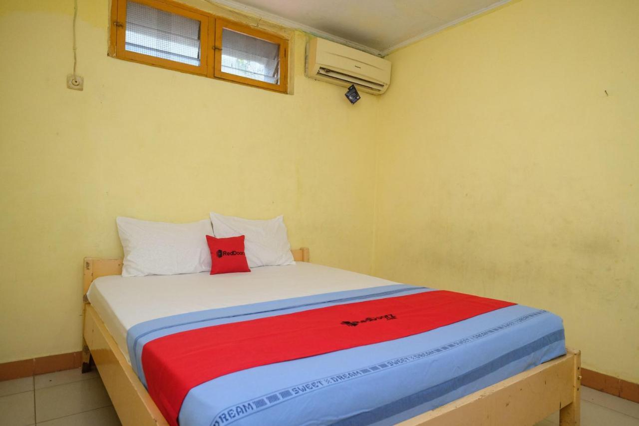 Reddoorz Near Pelabuhan Nusantara Parepare ภายนอก รูปภาพ
