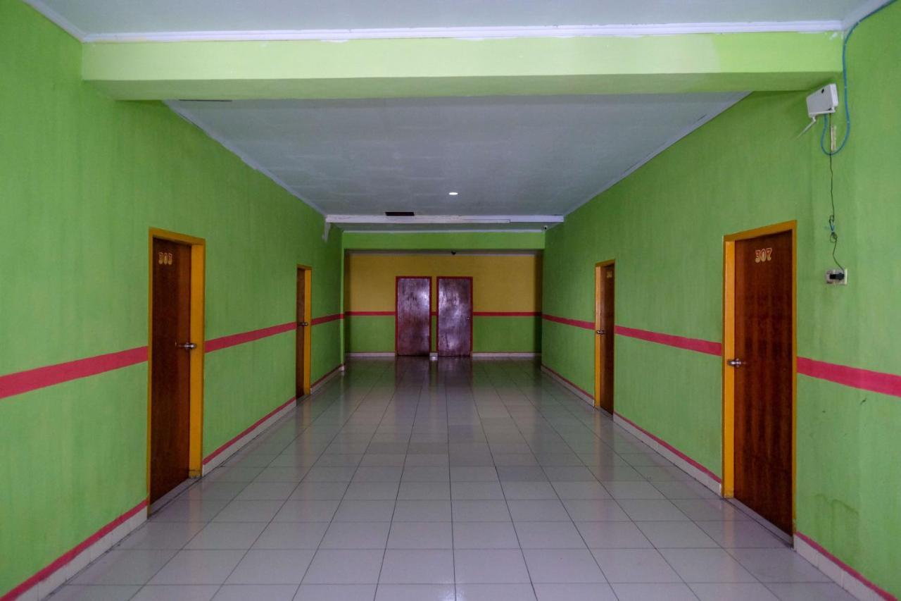 Reddoorz Near Pelabuhan Nusantara Parepare ภายนอก รูปภาพ
